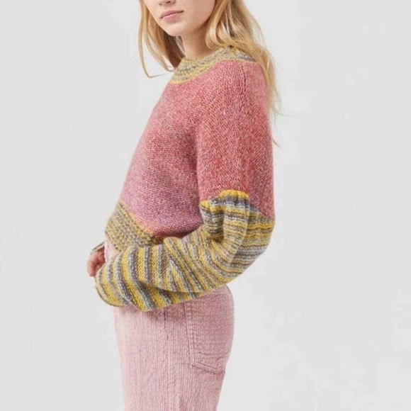 Urban Outfitters Lennon Cropped Sweater - Picture 2 of 10